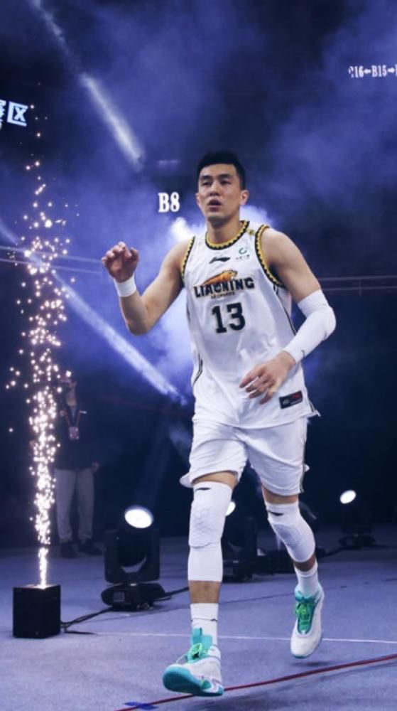 ESPN：尤文正在与曼城谈菲利普斯 曼城更希望永久转会而非租借“ESPN”消息，尤文图斯正在与曼城就菲利普斯的转会交易进行谈判，但目前双方仍有分歧。